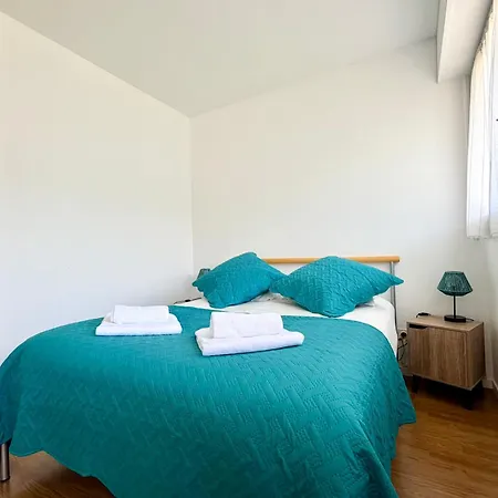 T2 Thermes Et Centre Parking Apartmán